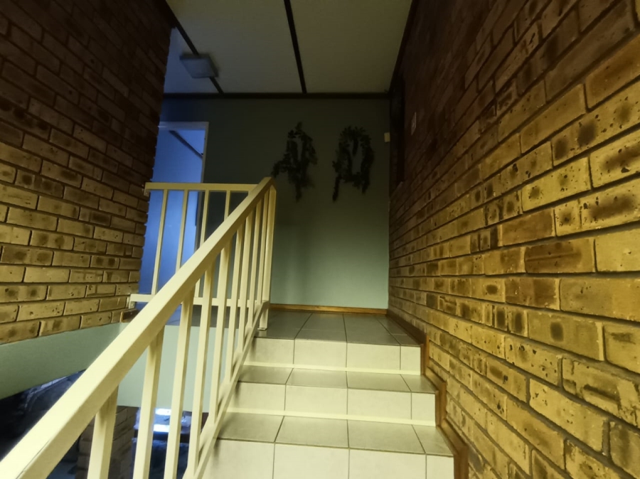 4 Bedroom Property for Sale in Roylglen Gardens Northern Cape